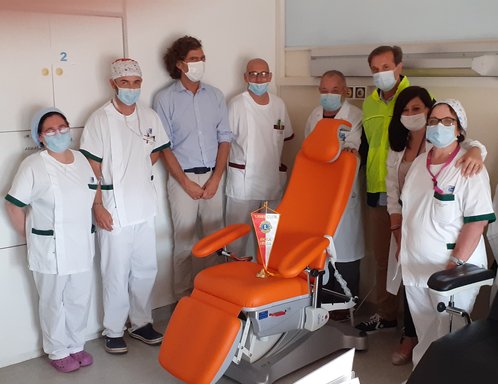 LIONS CLUB I. DELBA


Consegna di una poltrona oncologica allOspedale di Portoferraio
